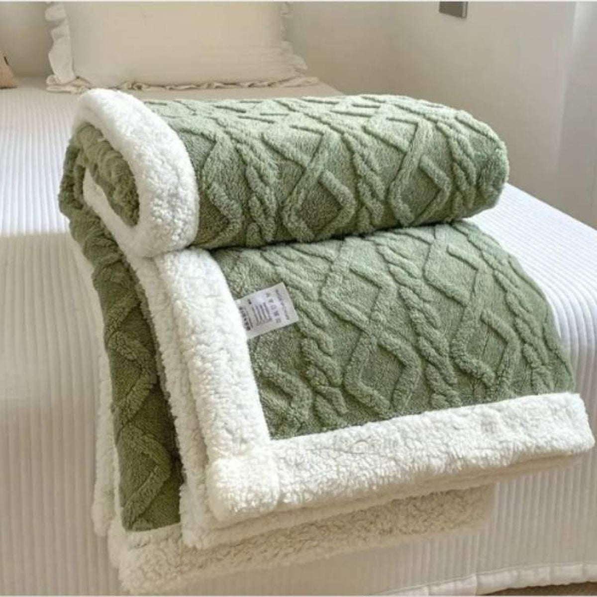 Cable Knit Weighted Blanket With Sherpa Backing - Image 8