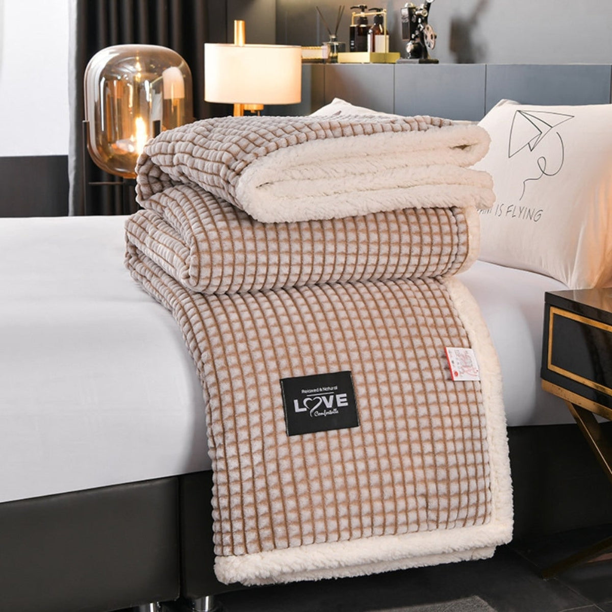 Cosy Waffle Sherpa Blanket With Warm Fleece Backing - Image 4