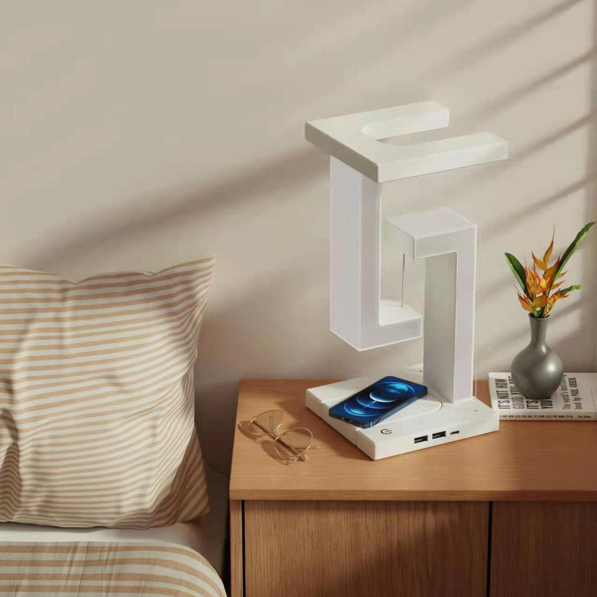 Creative Smartphone Wireless Table Lamp - Image 8