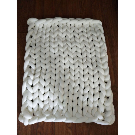 Hand-Woven Weighted Blanket In Solid Colour - Image 1