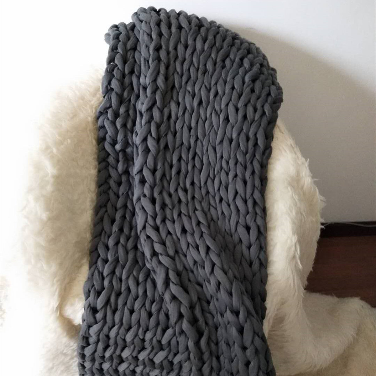 Hand-Woven Weighted Blanket In Solid Colour - Image 8