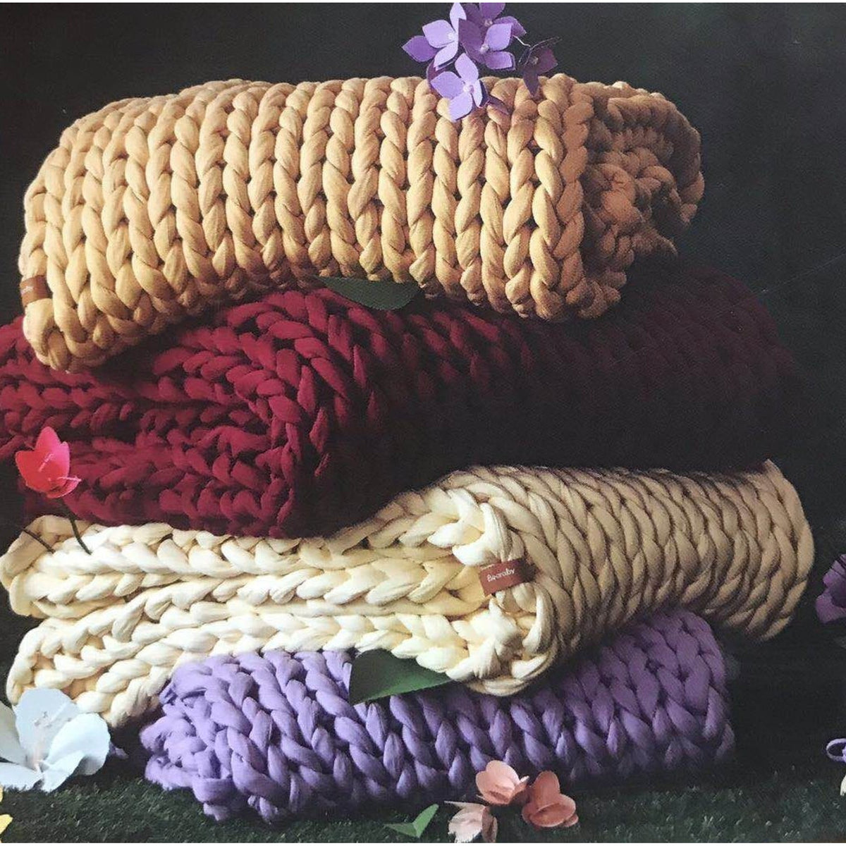 Hand-Woven Weighted Blanket In Solid Colour - Image 9