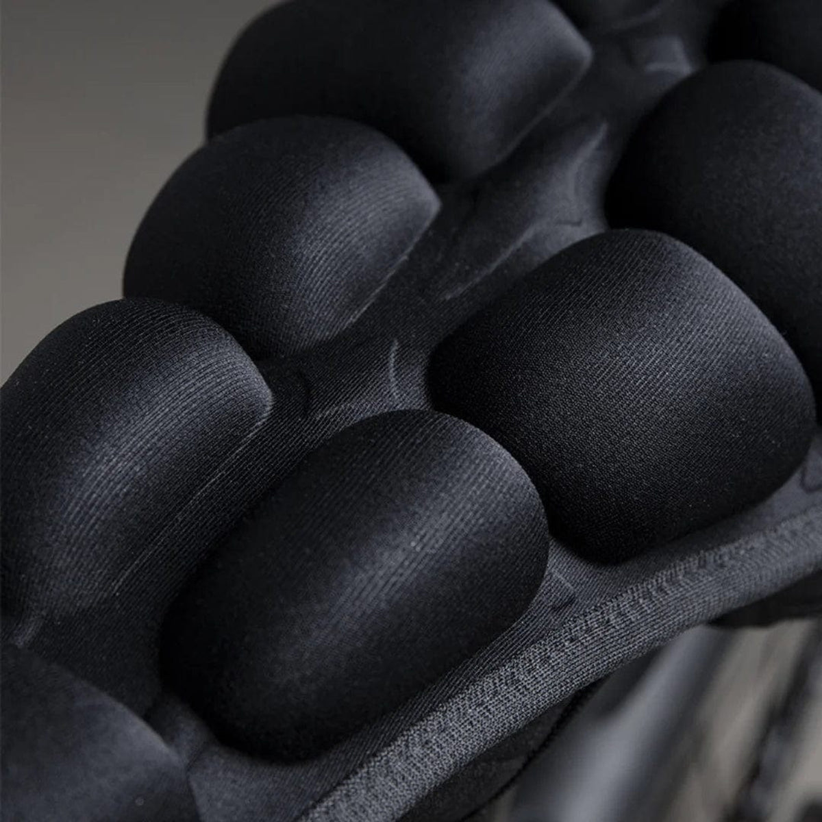 Inflatable Bike Seat Cover With Multiple Air Chambers And Elastic Straps - Image 6