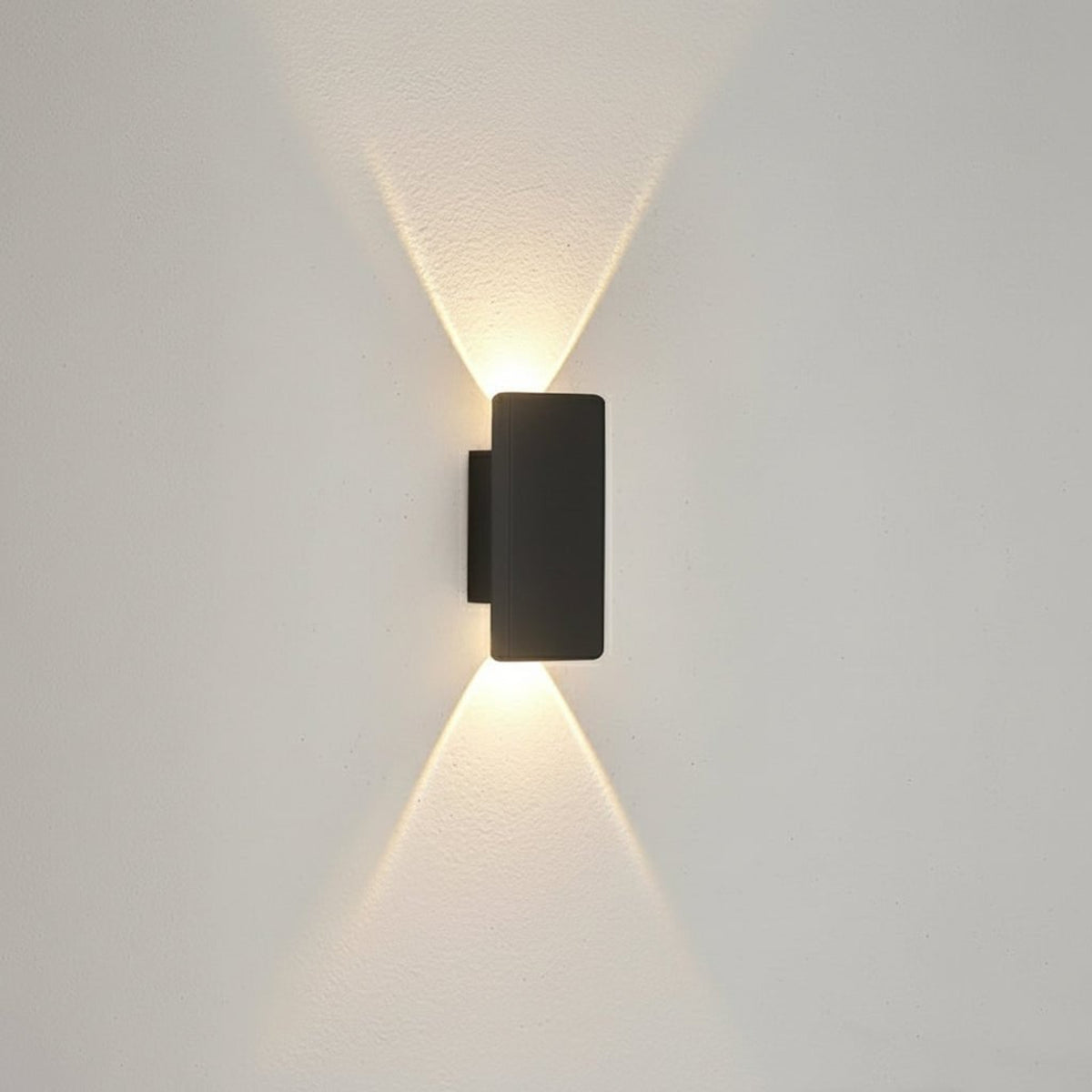 Modern Aluminium Rectangular LED Wall Light - Image 4