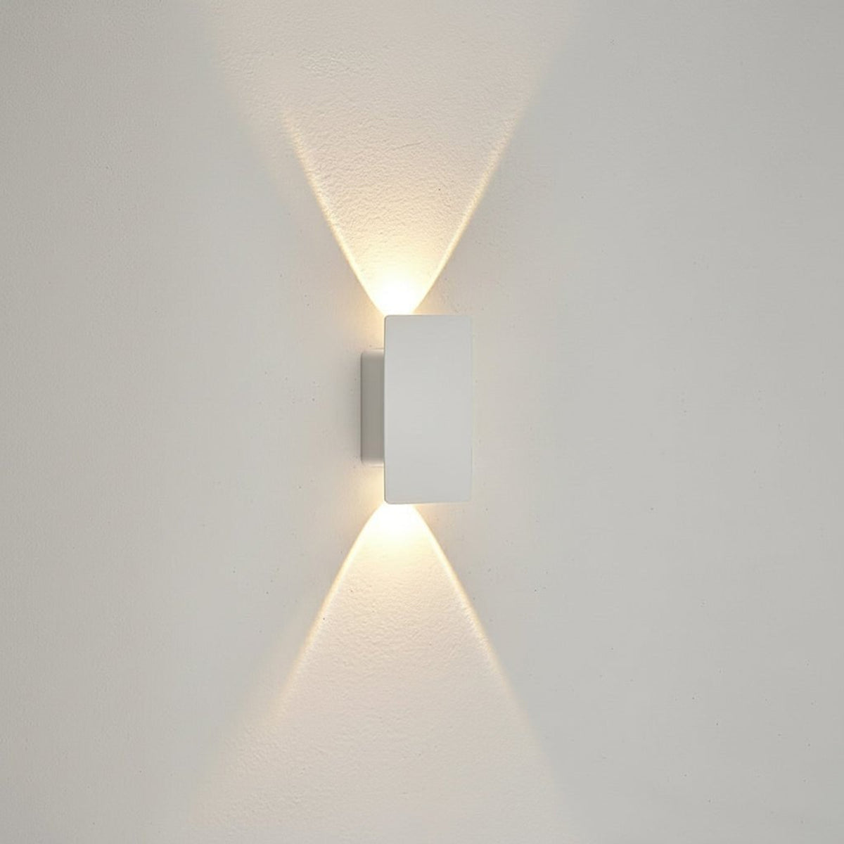Modern Aluminium Rectangular LED Wall Light - Image 8