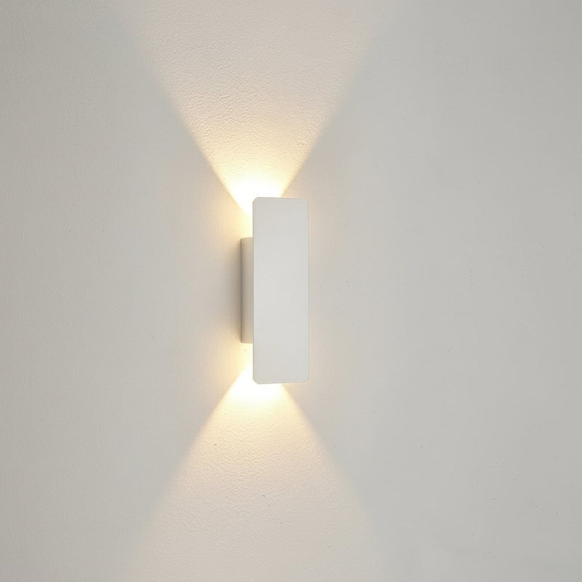 Modern Aluminium Rectangular LED Wall Light - Image 9