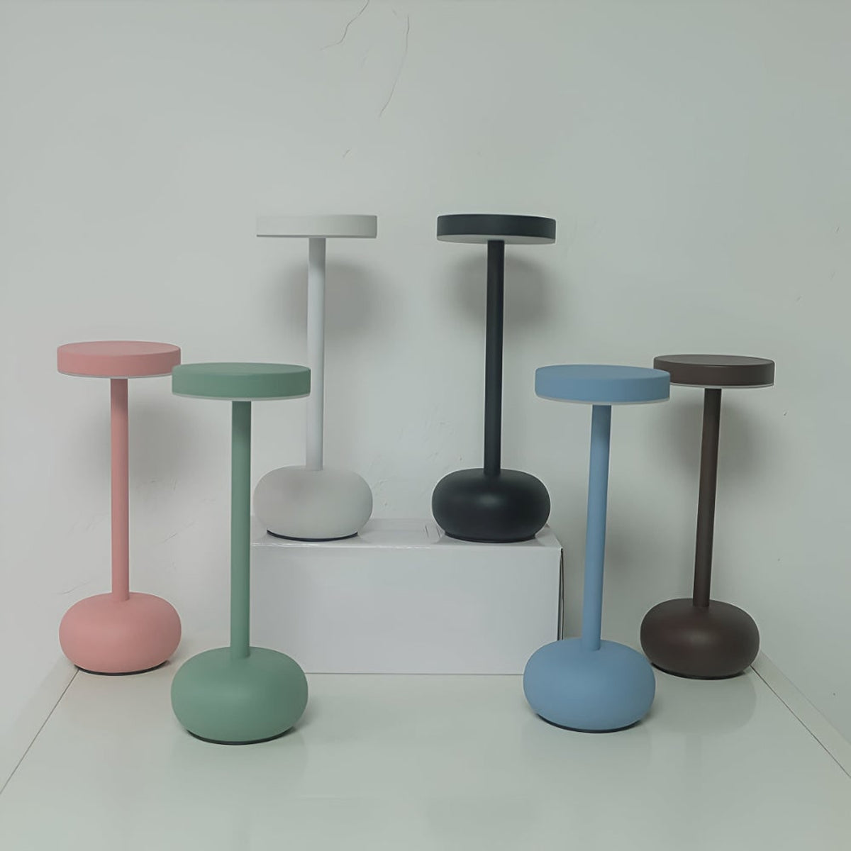 Modern Metal Table Lamp With Dimmable Touch - Image 10