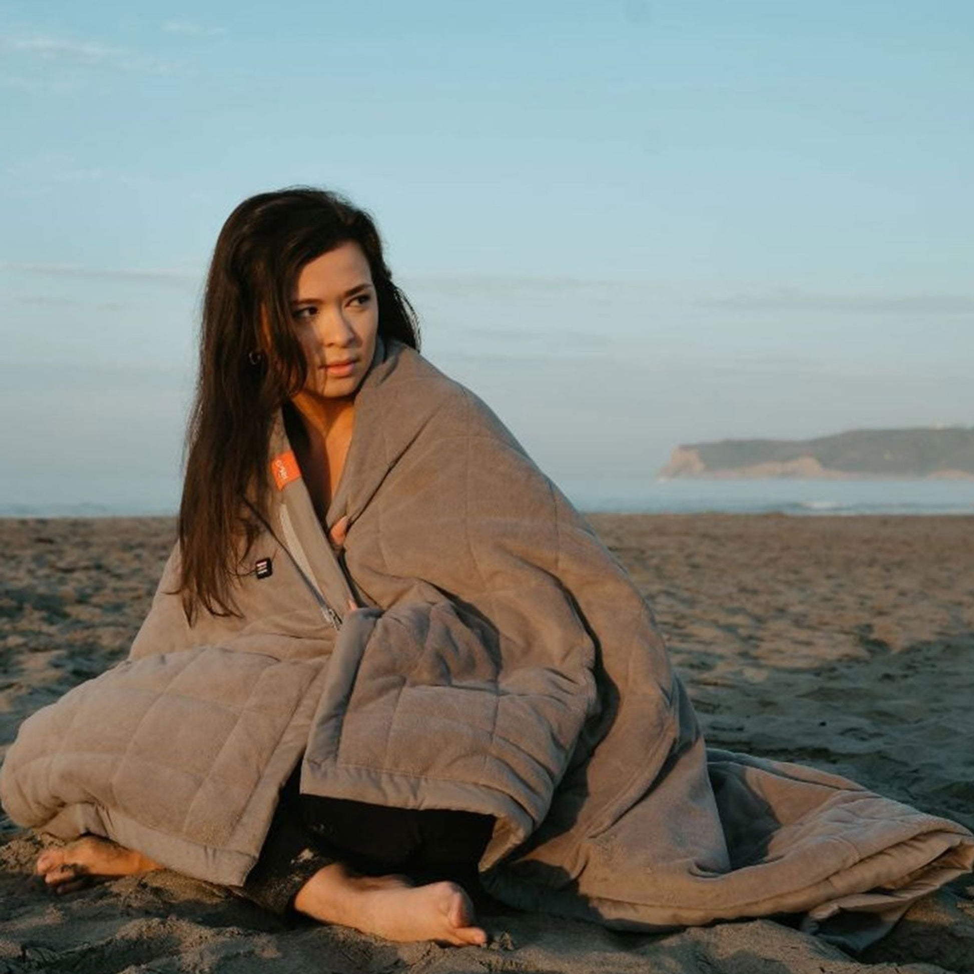 Outdoor Heated Blanket With Battery Powered And Portable USB Power Bank Up To 10 Hours Of Warmth - Image 9