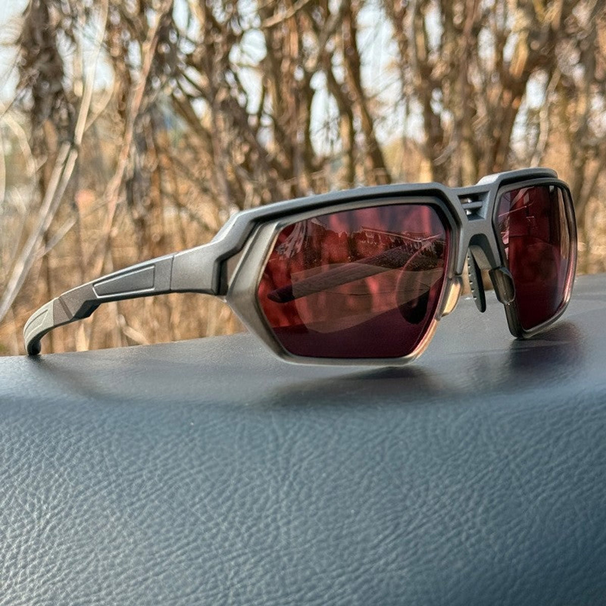 Photochromic Polarised Sports Sunglasses With Night-Enhancing Lenses And Tactical Wrap - Image 2