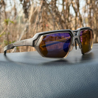 Photochromic Polarised Sports Sunglasses With Night-Enhancing Lenses And Tactical Wrap - Image 3