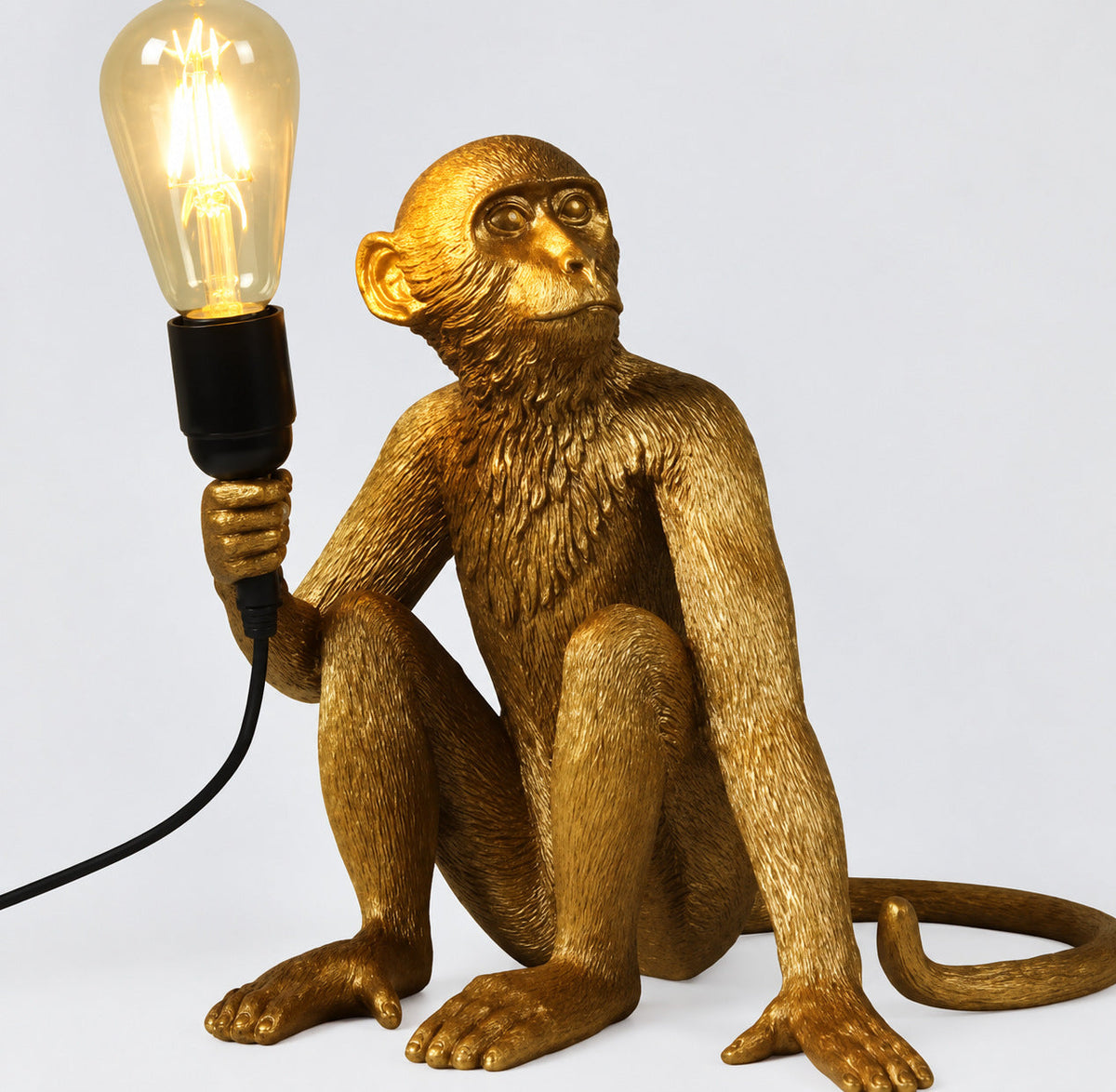 Muupa verified variant Image 6 — Gold Seated