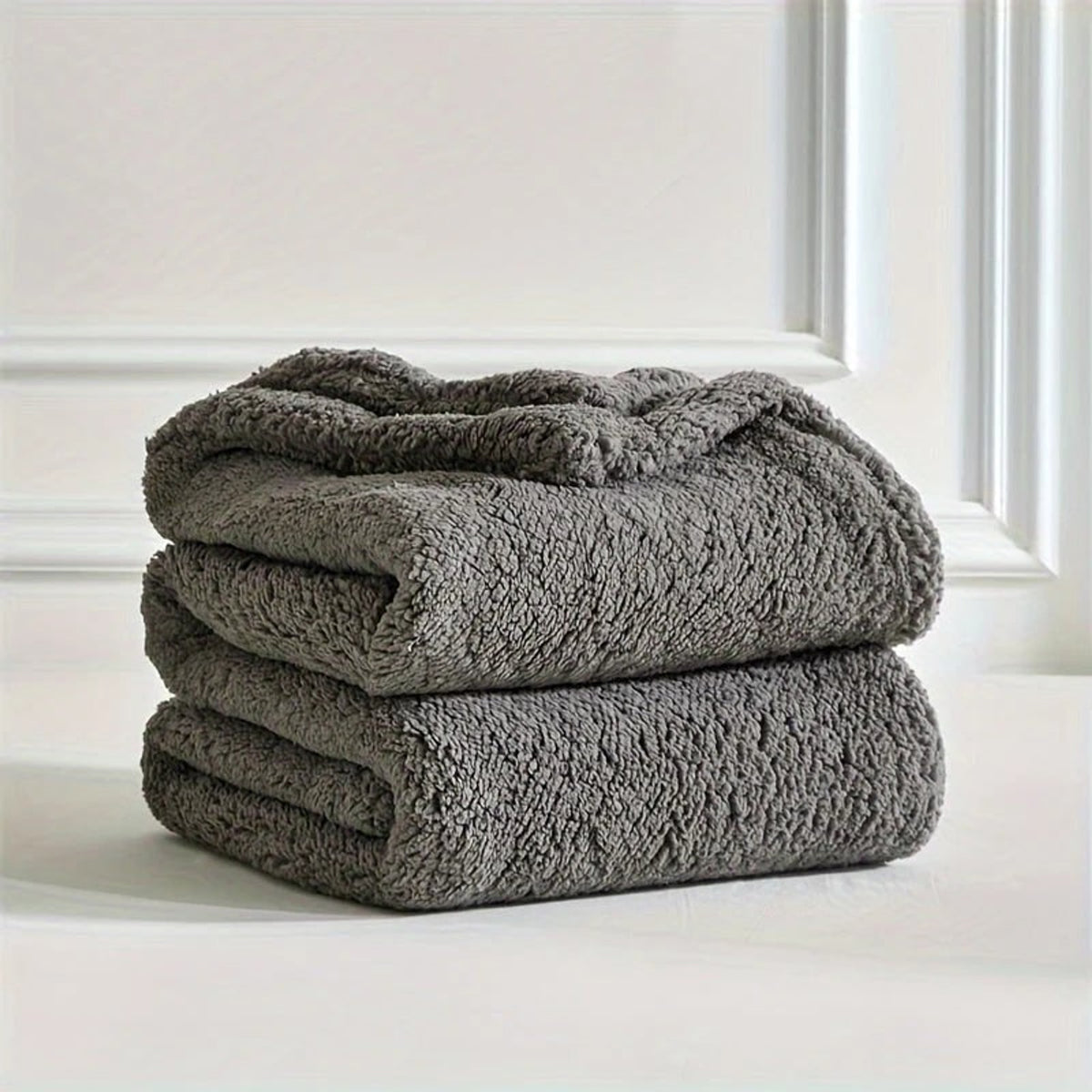 Reversible Ultra-Soft Sherpa Fleece Blanket For Warmth - Image 4