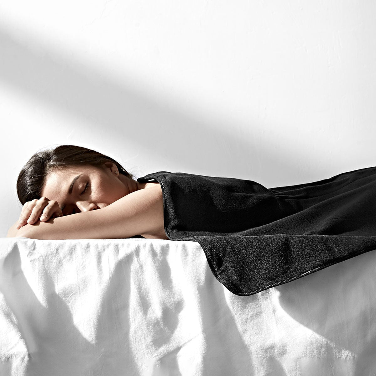 Sharper Image Infrared Heating Pad For Deep Muscle & Joint Pain Relief - Image 6