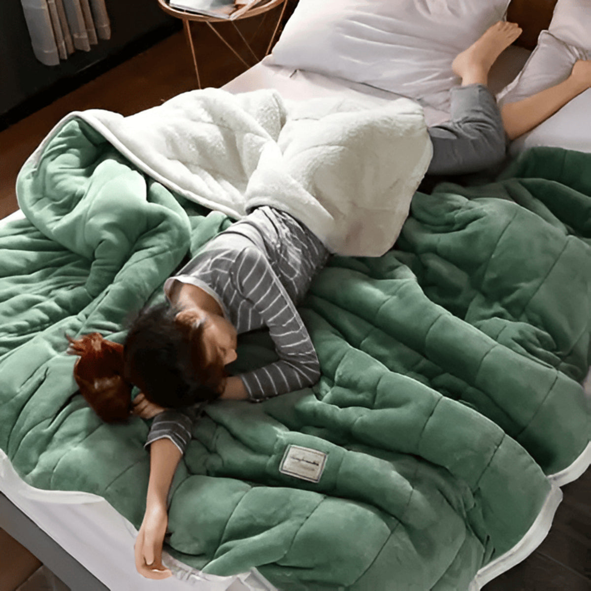 Sherpadream Luxurious Super Sherpa Blanket - Image 3
