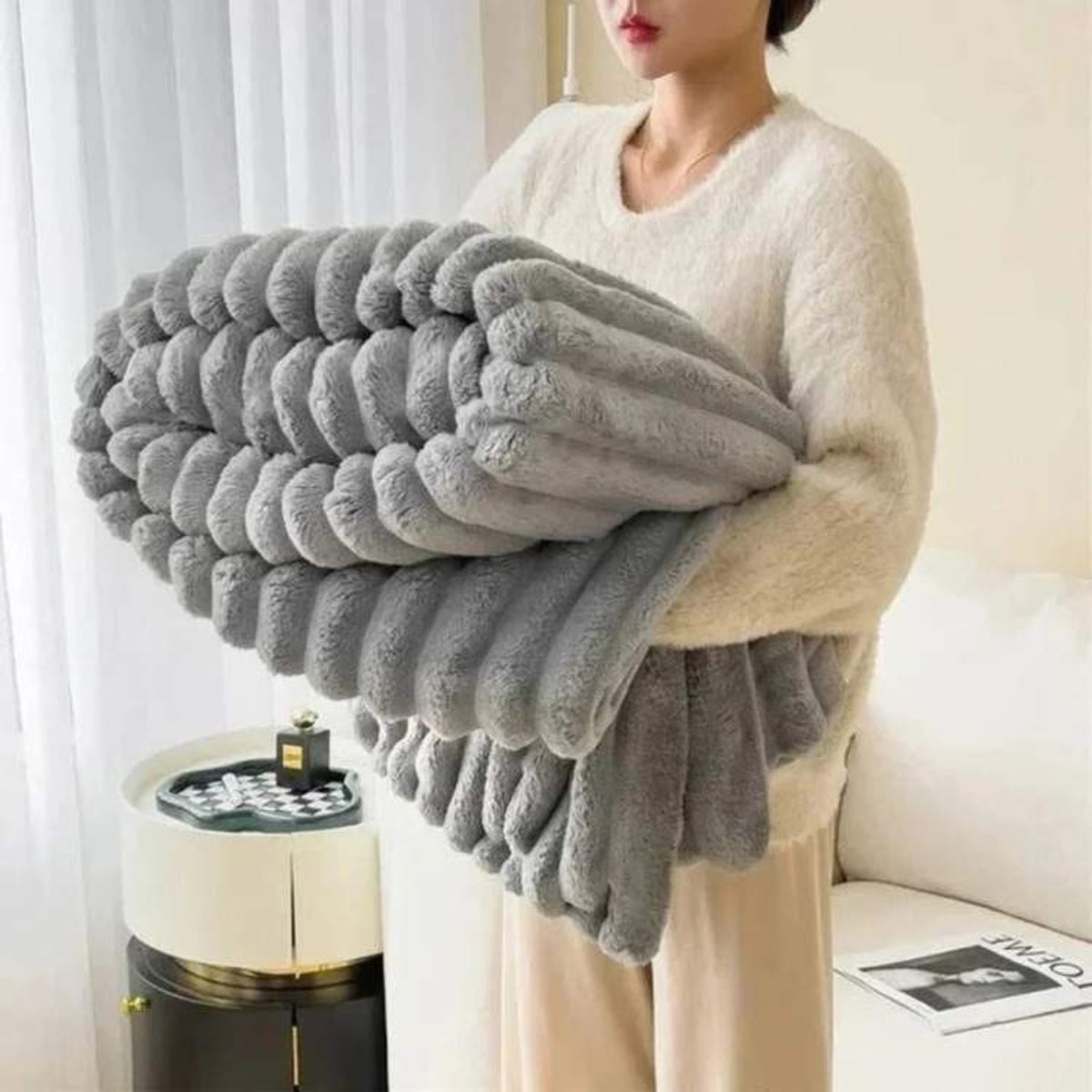 Striped Textured Faux Fur Weighted Blanket - Image 4