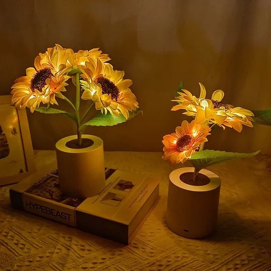 Sunflower LED Lamp USB Rechargeable With Warm Glow Accent Light - Image 2