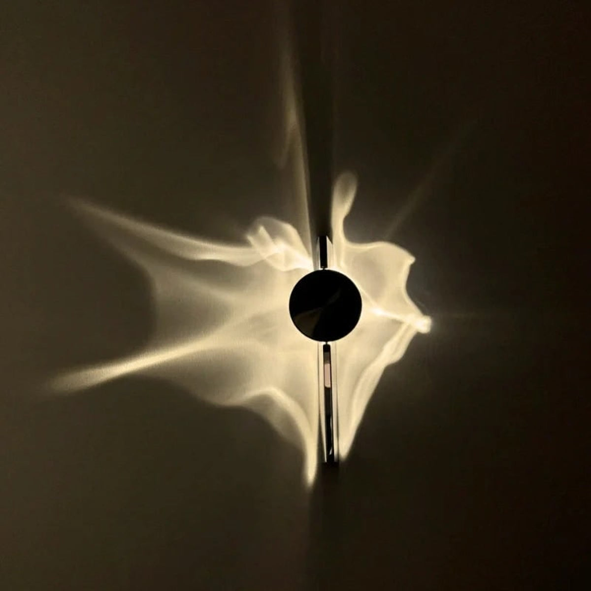 Wave Wall Light In Aluminium With Vertical Design - Image 5