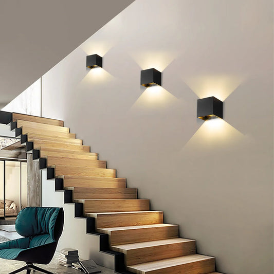 Wireless Wall Lamp With Beam And USB Rechargeable Battery - Image 1